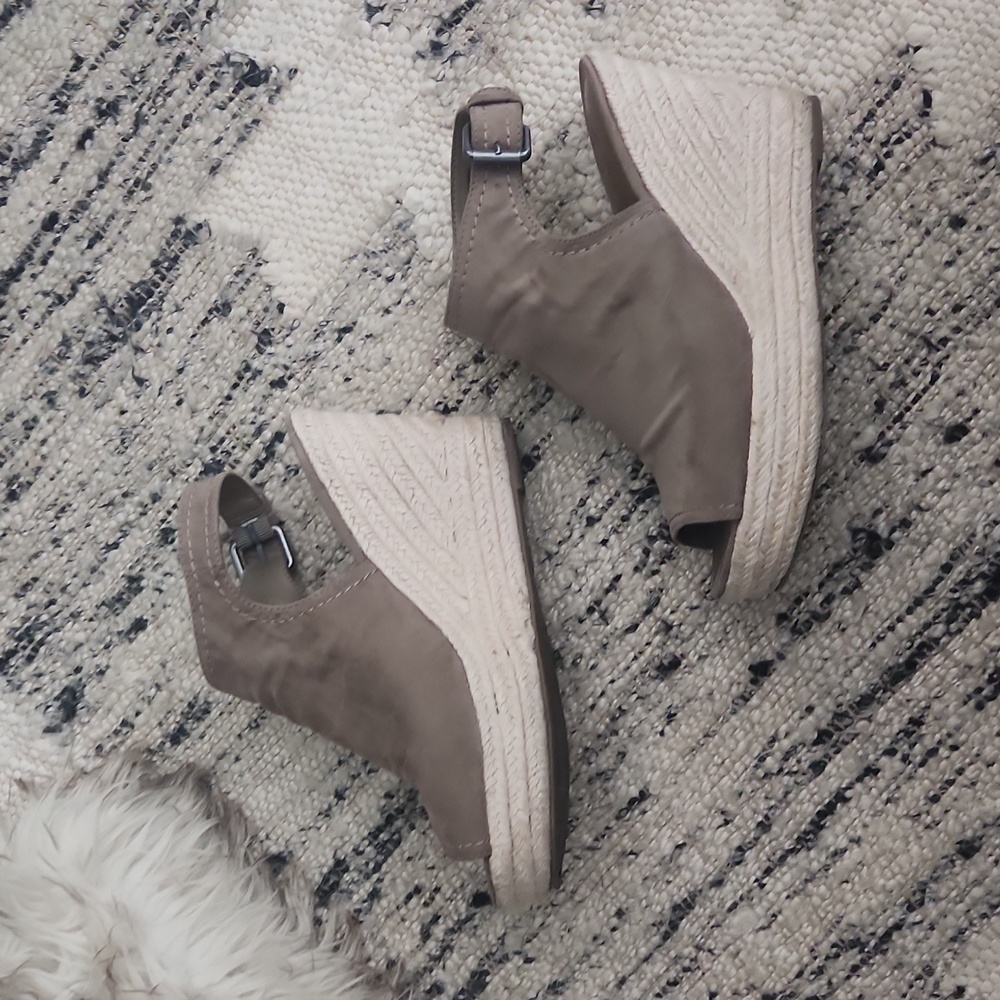Universal Thread Espadrilles Wedges 8 - Picture 4 of 7